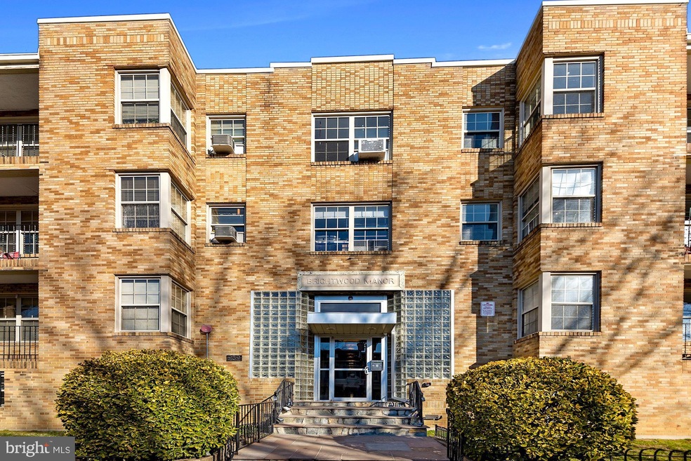 939 Longfellow St NW unit 109, Washington, DC 20011 - photo 1