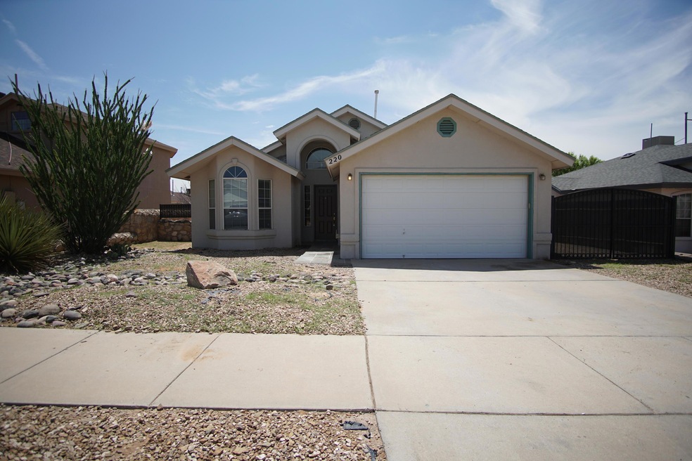 220 Lago Grande Dr, Horizon City, TX 79928 - photo 1