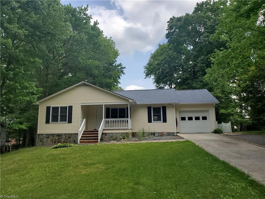 1805 Rocky Ln, Asheboro, NC 27205 - photo 1