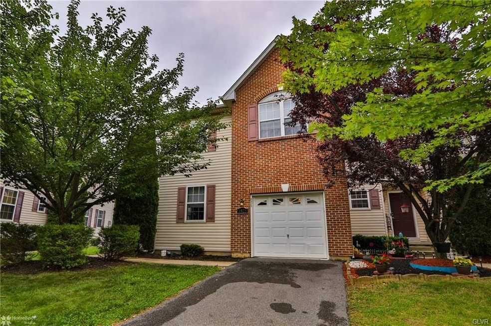 6925 Hunt Dr, Macungie, PA 18062 - photo 1