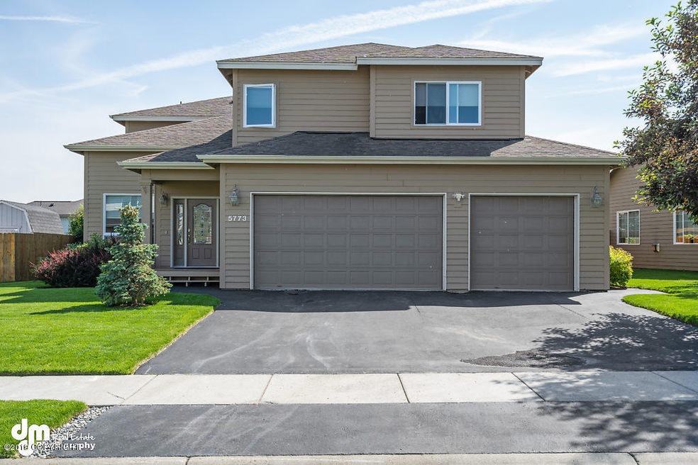 Exterior Front-ELK00306-SMALL