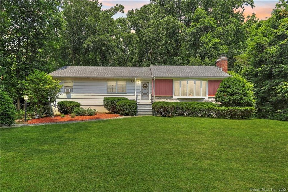 168 Lake Ave, Trumbull, CT 06611 - photo 1