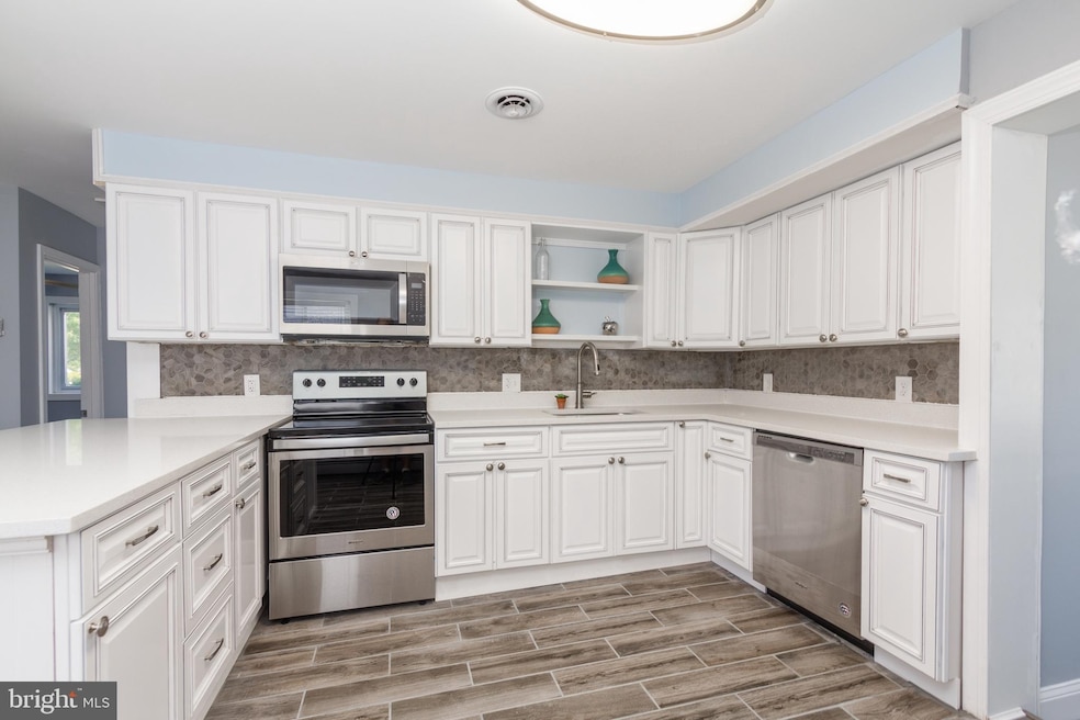 1416 Wilson Point Rd, Middle River, MD 21220 - photo 1