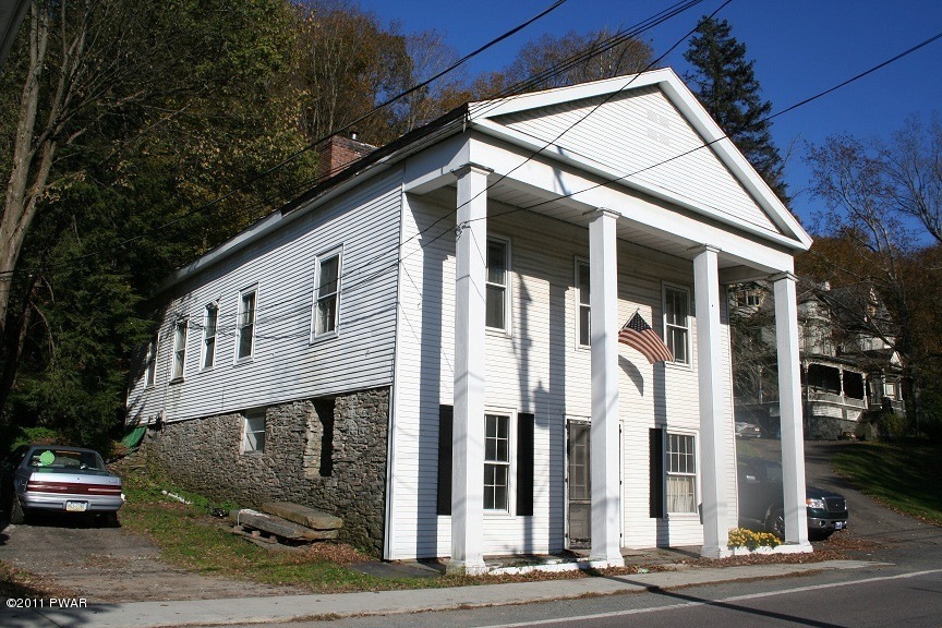 423 Hudson St, Hawley, PA 18428 - photo 1