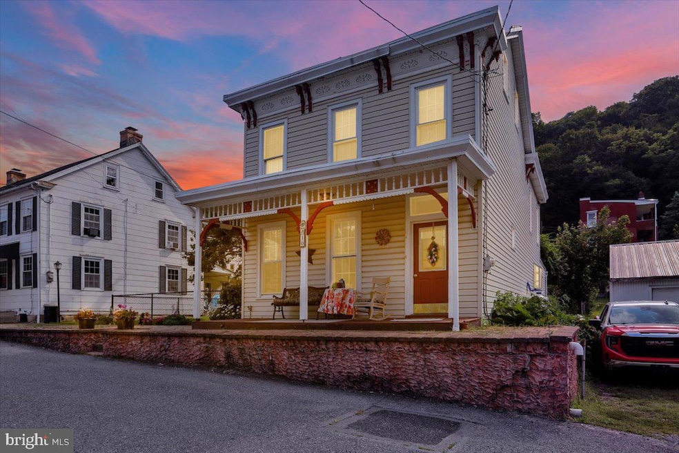 10 Penn St, Port Clinton, PA 19549 - photo 1