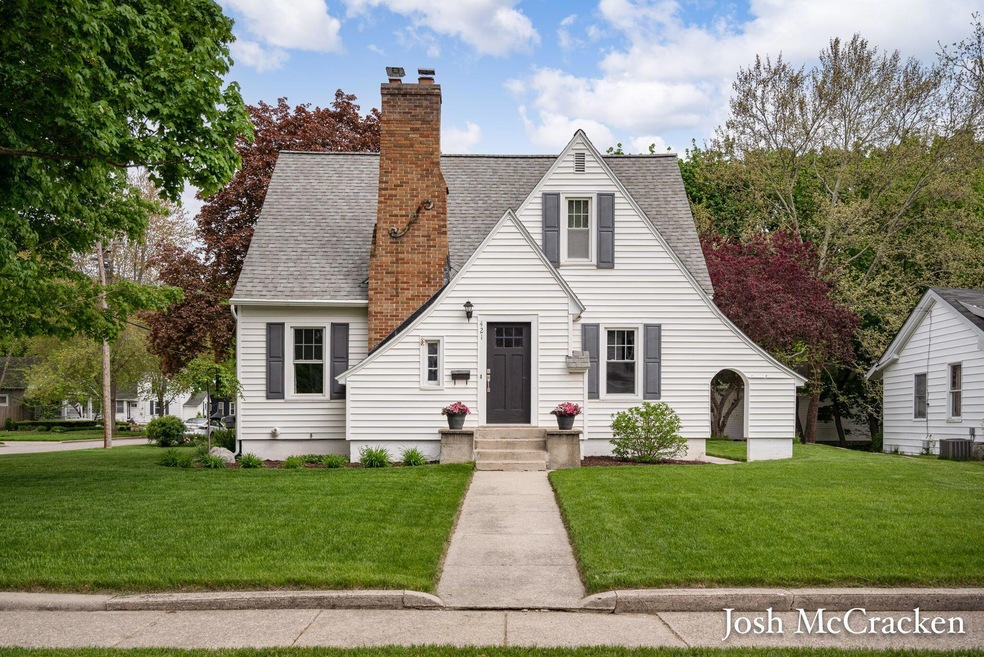 421 Elizabeth St SE, Lowell, MI 49331 - photo 1