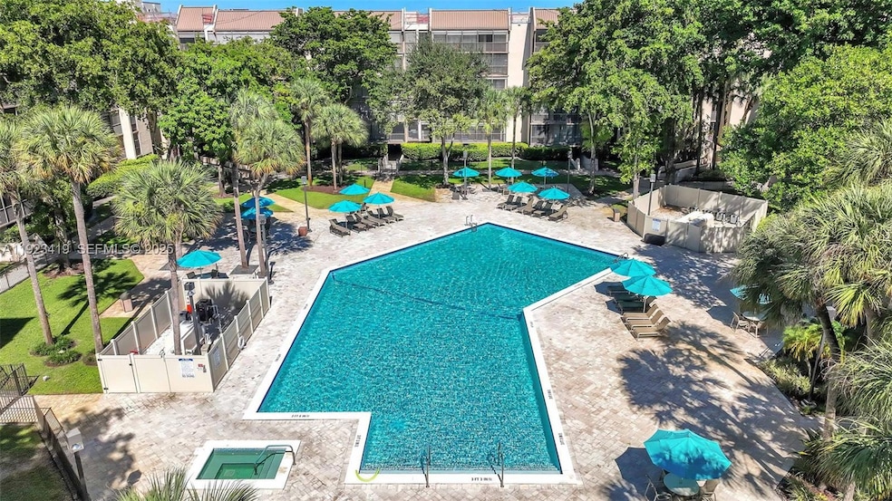 2818 N 46th Ave unit K689, Hollywood, FL 33021 - photo 1