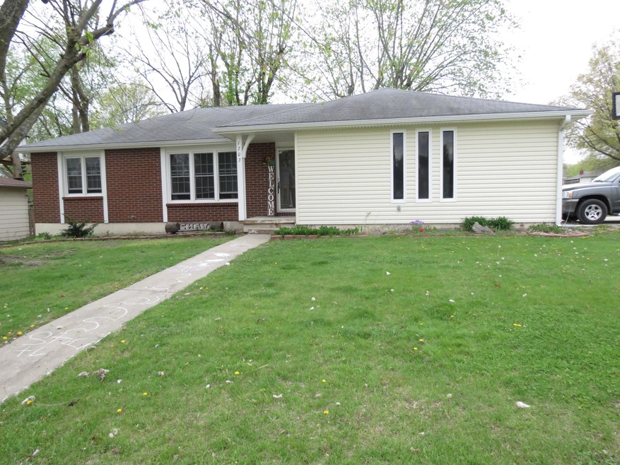 1703 S Benton