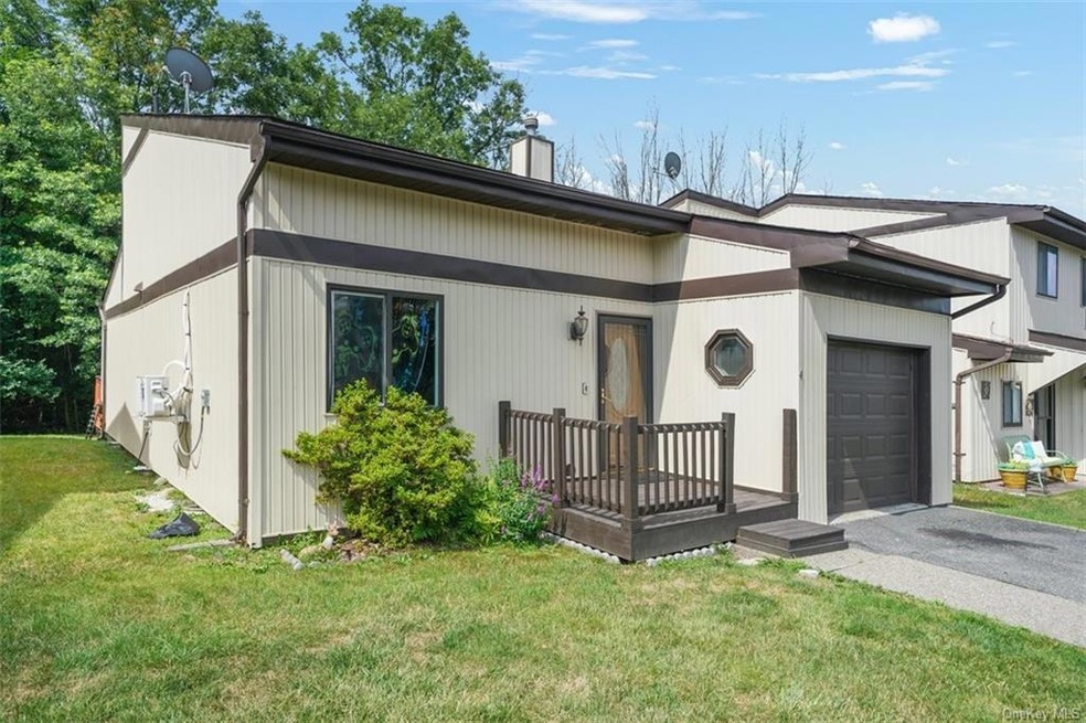 4 Allan Park Mews, Middletown, NY 10940 - photo 1