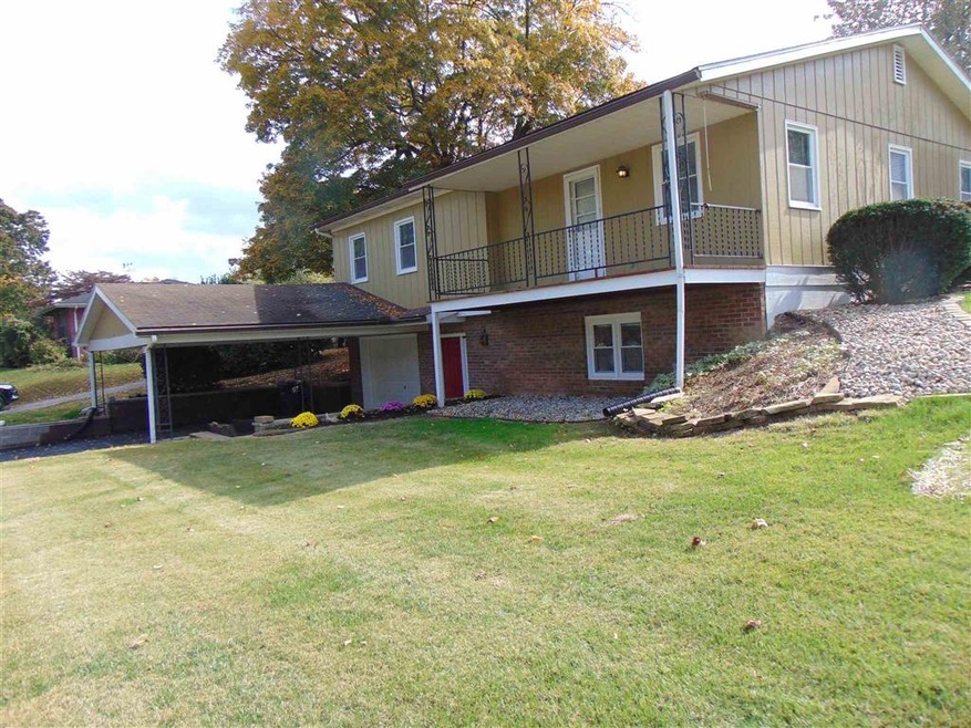A rare find. Close to walking trail, shopping and 
