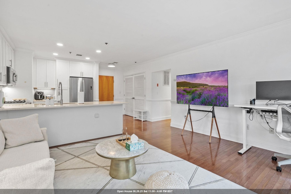 For Sale $924,900