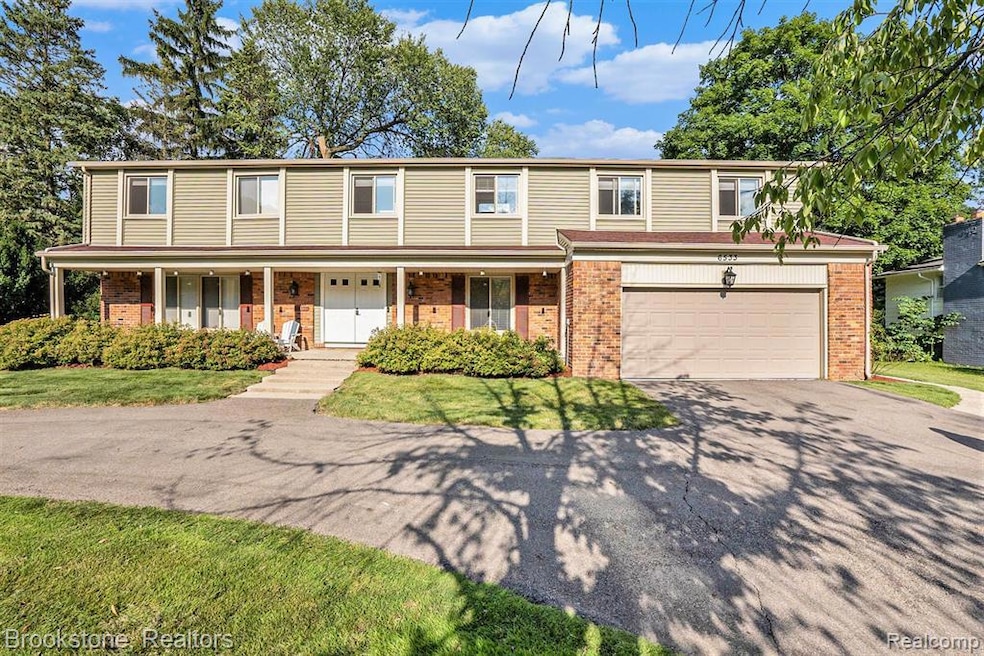 6533 Post Oak Dr, West Bloomfield, MI 48322 - photo 1