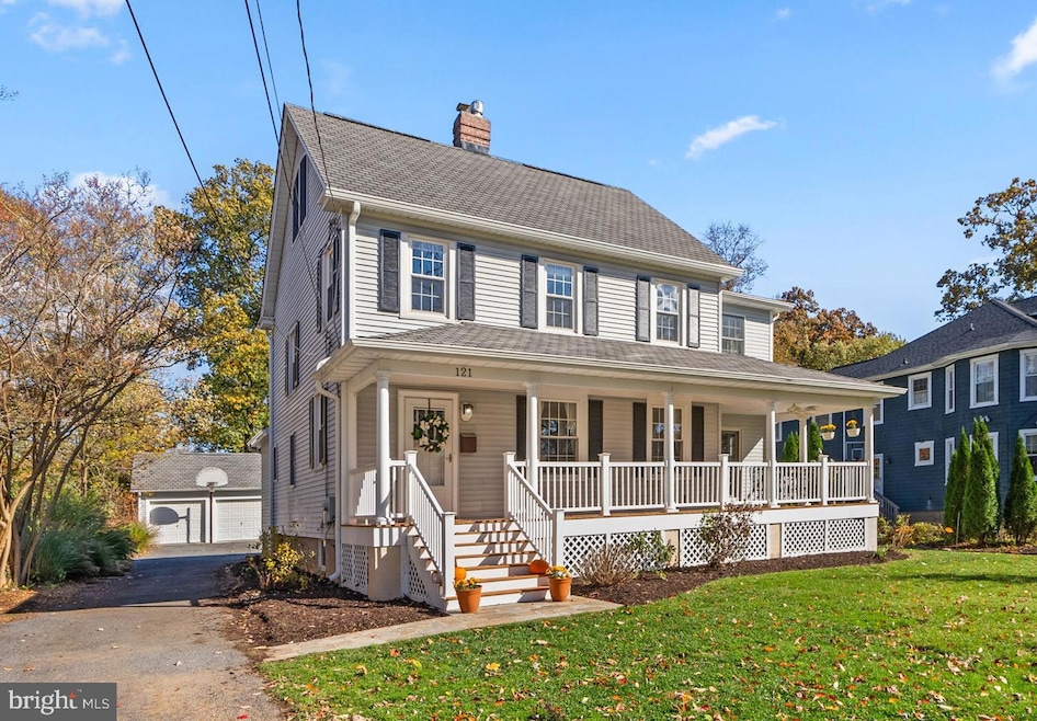 For Sale $825,000 • Co-Listing Agent