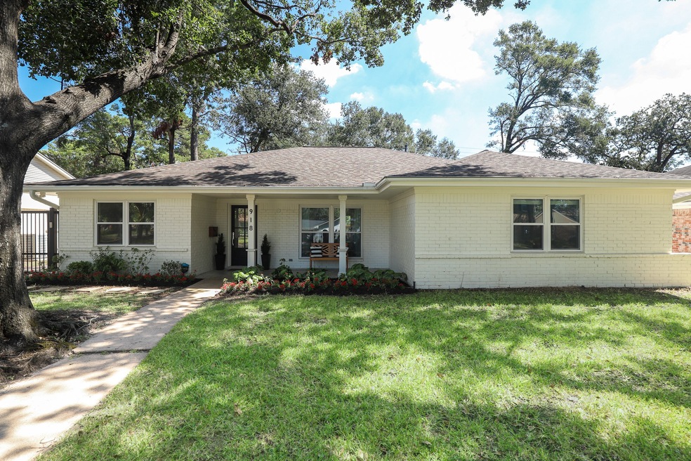918 Bethlehem St, Houston, TX 77018 - photo 1