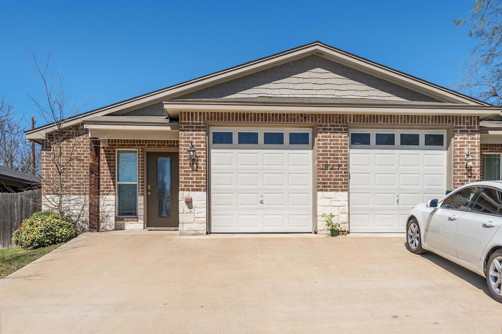 917 Ramblewood St unit B, Harker Heights, TX 76548 - photo 1