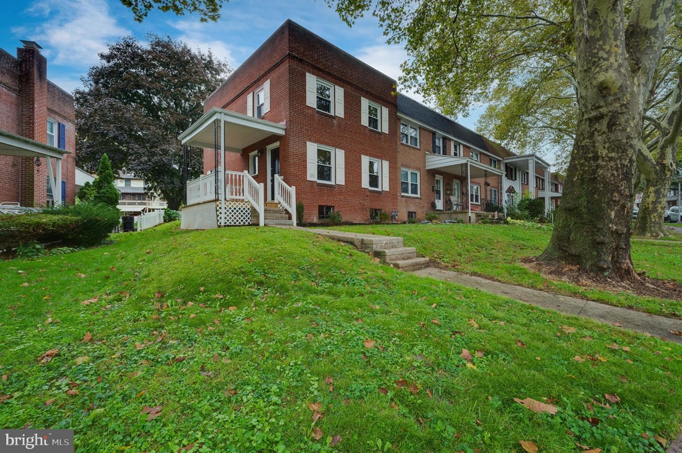 214 Sycamore Rd, Reading, PA 19611 - photo 1