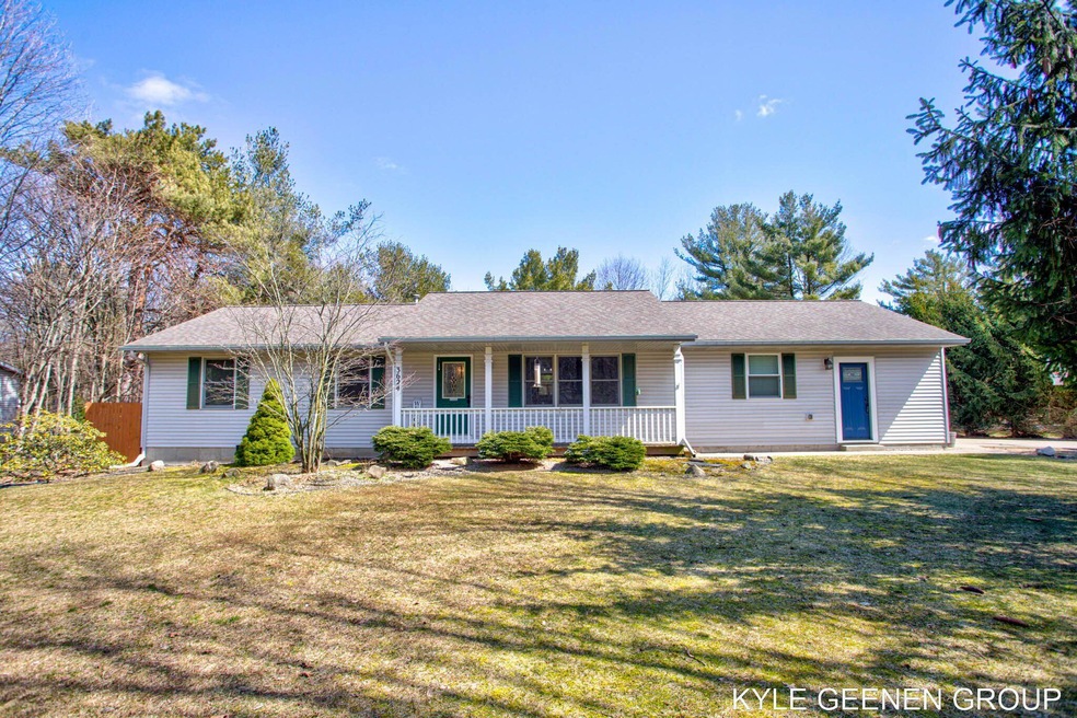 2-web-or-mls-3624 N 168th Ave, Holland-2