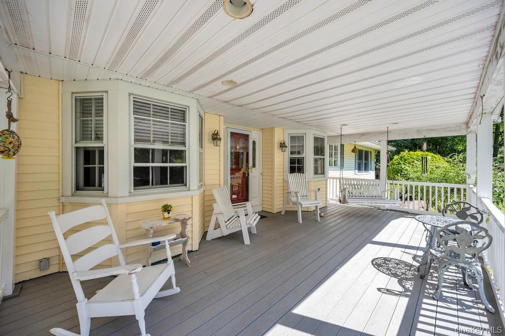 42 Sands Ln, Port Jefferson, NY 11777 - photo 1