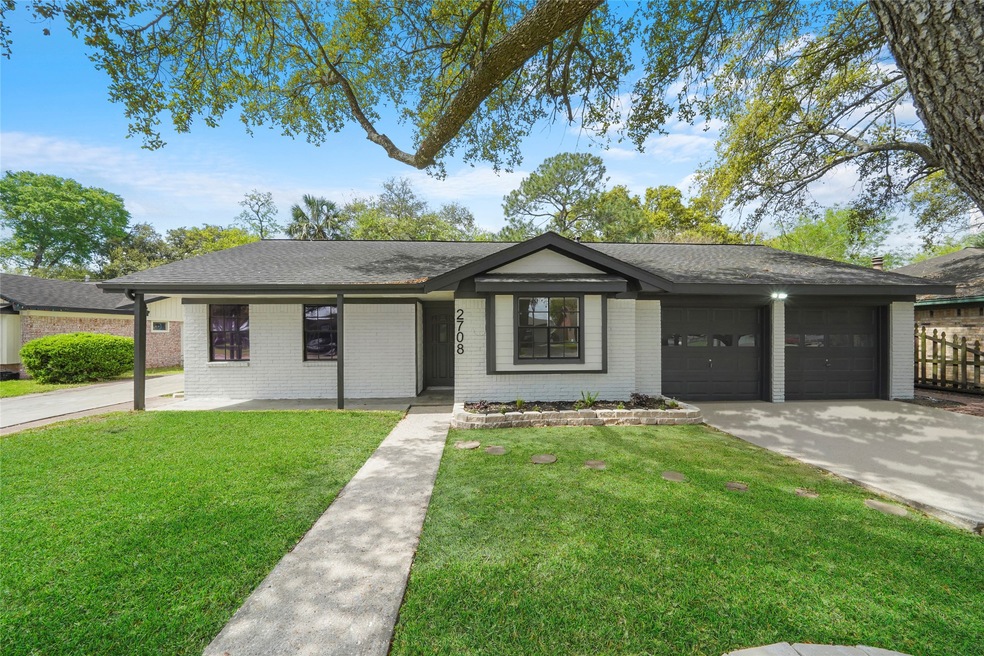 2708 Tallow St, Alvin, TX 77511 - photo 1