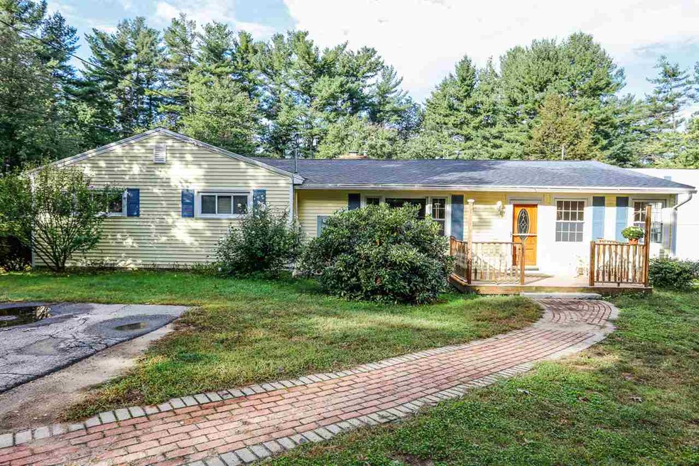 The apartment is on the left side and offers 2 BRs