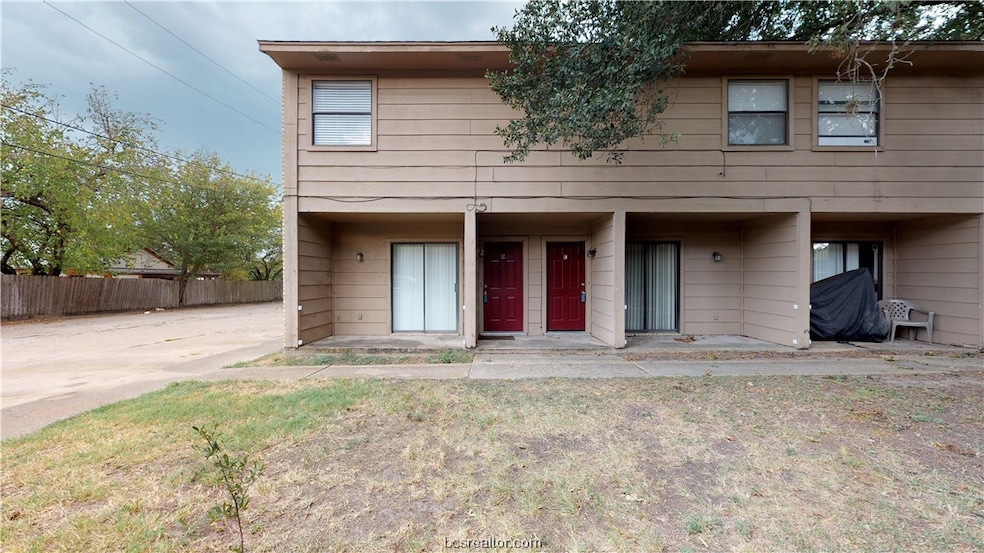 202 Lincoln Ave unit D, College Station, TX 77840 - photo 1