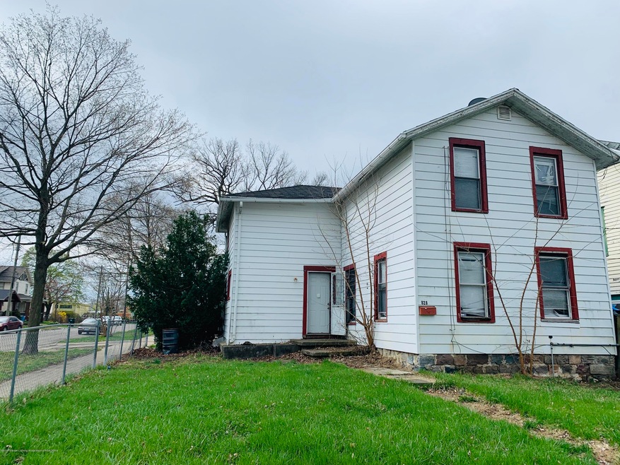 828 Vine St, Lansing, MI 48912 - photo 1
