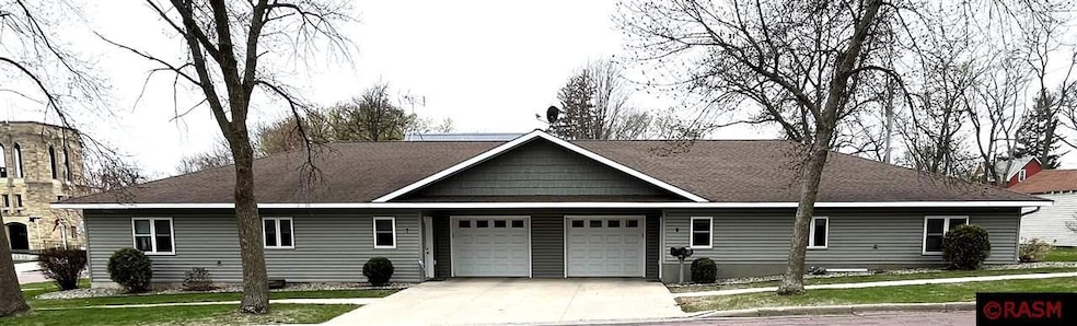 7 Dill Ave SW, Madelia, MN 56062 - photo 1
