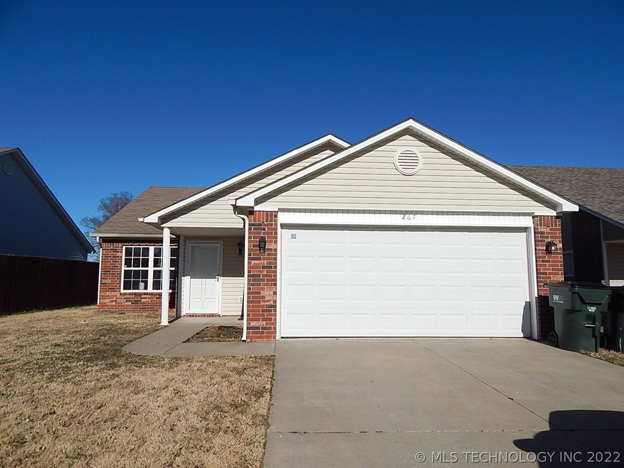 267 W Fairlane Place, Sapulpa, OK 74066 - photo 1