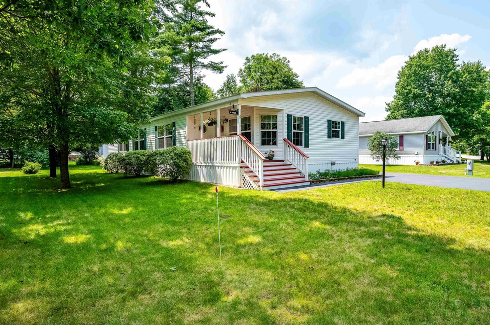 31 Temple Dr, Rochester, NH 03868 - photo 1