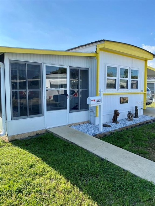 573 Marina Ln, Tavares, FL 32778 - photo 1