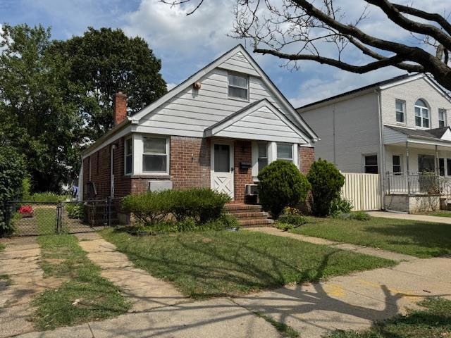 80-27 257th St, Glen Oaks, NY 11004 - photo 1