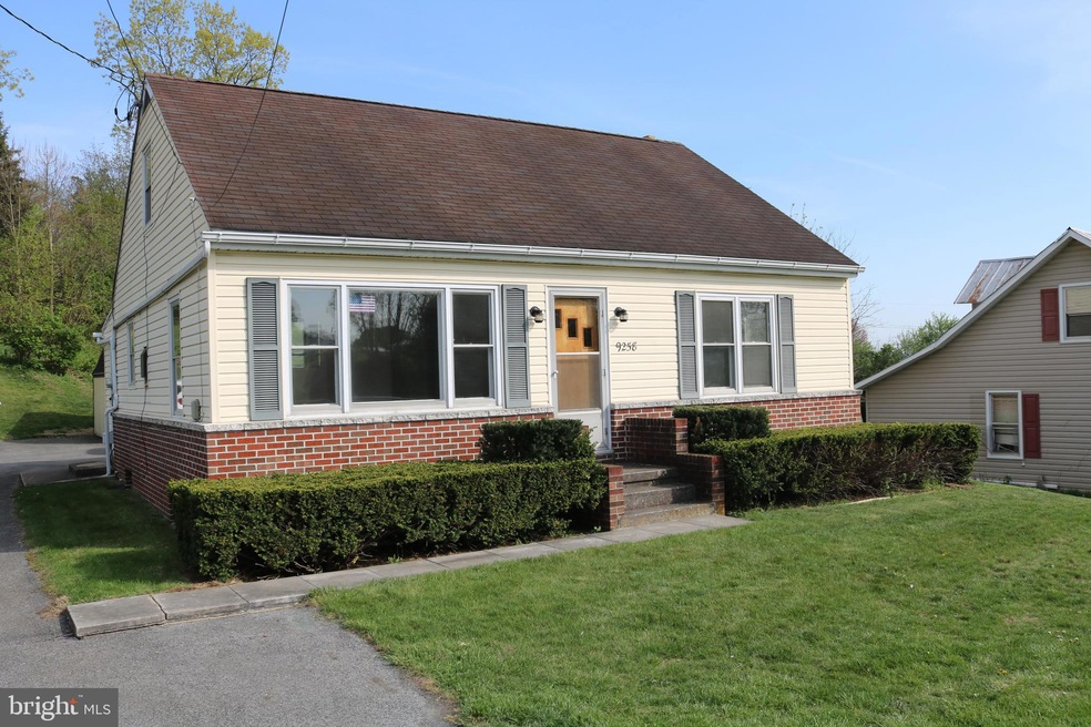 9258 Tomstown Rd, Waynesboro, PA 17268 - photo 1