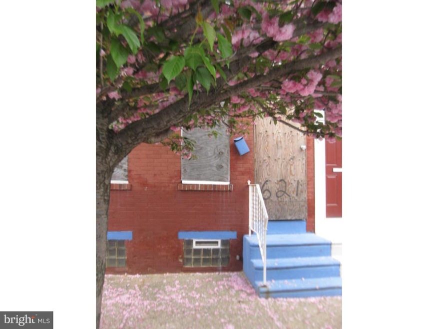 621 Pine St, Camden, NJ 08103 - photo 1