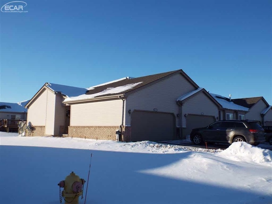 15000 Wilson St unit 85, Grand Blanc, MI 48439 - photo 1