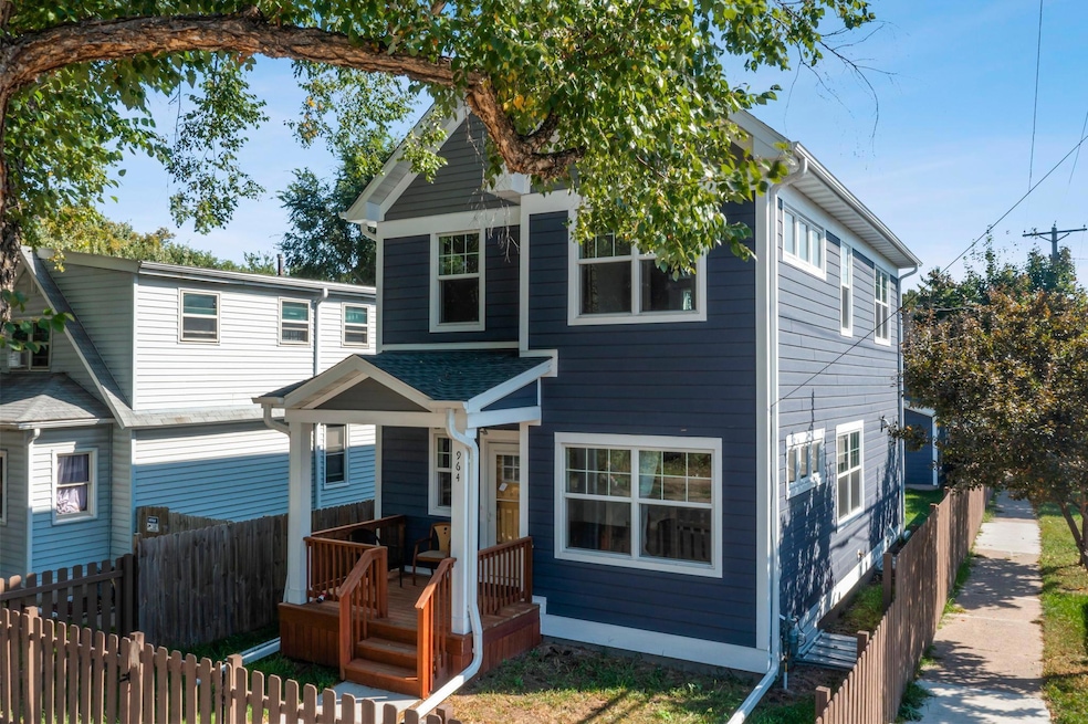 964 Woodbridge St, Saint Paul, MN 55117 - photo 1