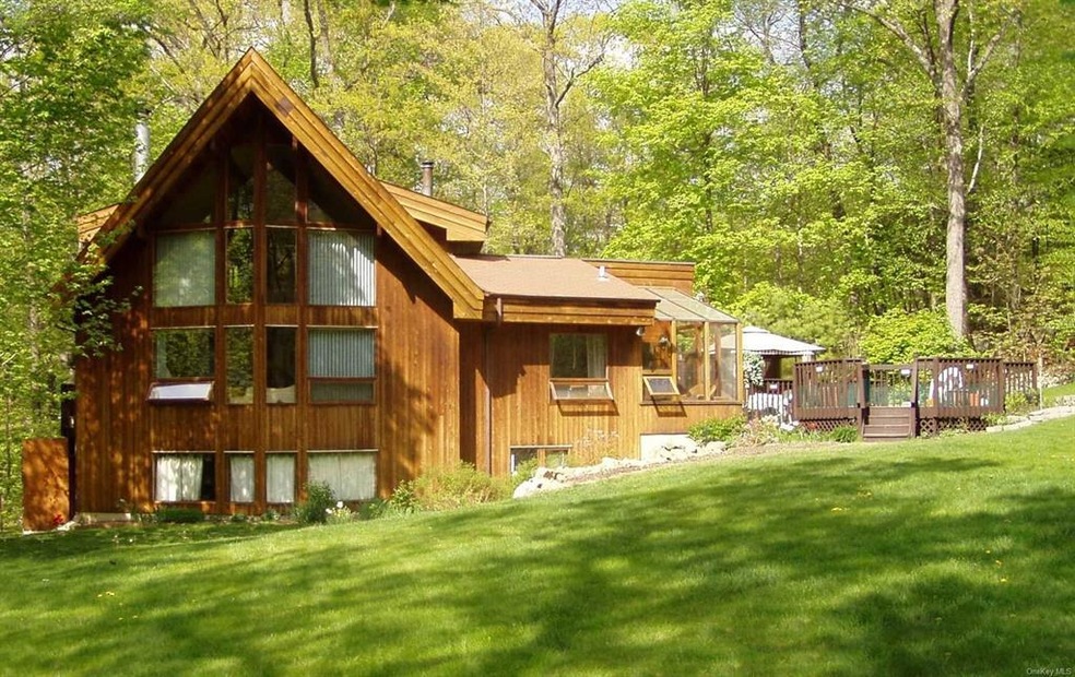 81 E Mountain Rd S, Cold Spring, NY 10516 - photo 1