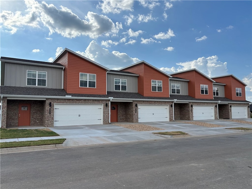 1020 Seaborn Way, Pea Ridge, AR 72751 - photo 1