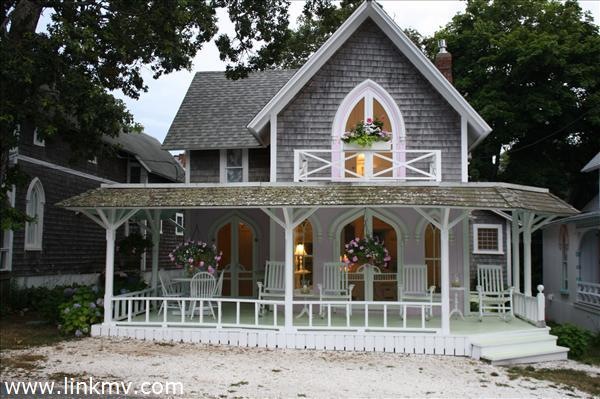 36 Narragansett Ave, Oak Bluffs, MA 02557 - photo 1