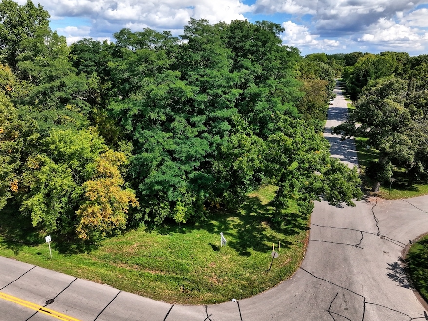 9367 Clover Rd, Bloomfield, WI 53128 - photo 1