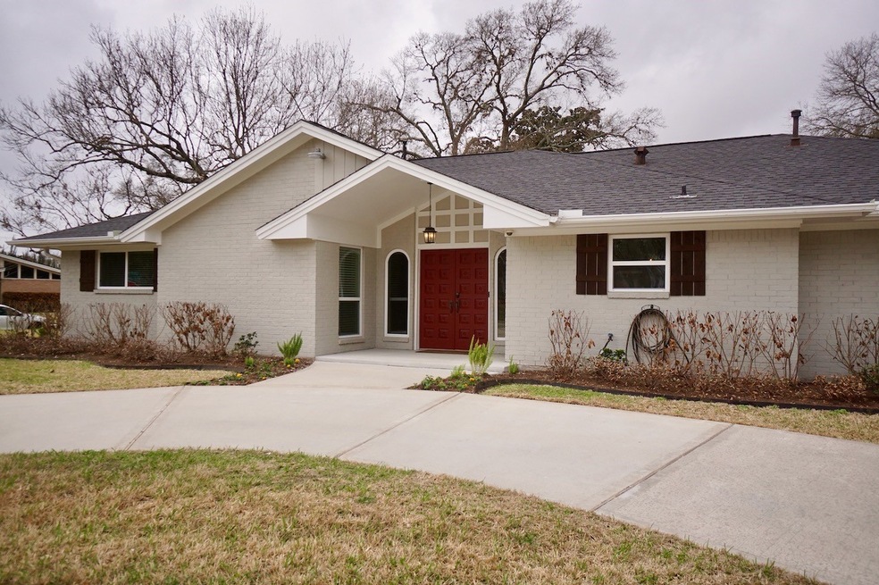 1503 W T c Jester Blvd, Houston, TX 77008 - photo 1