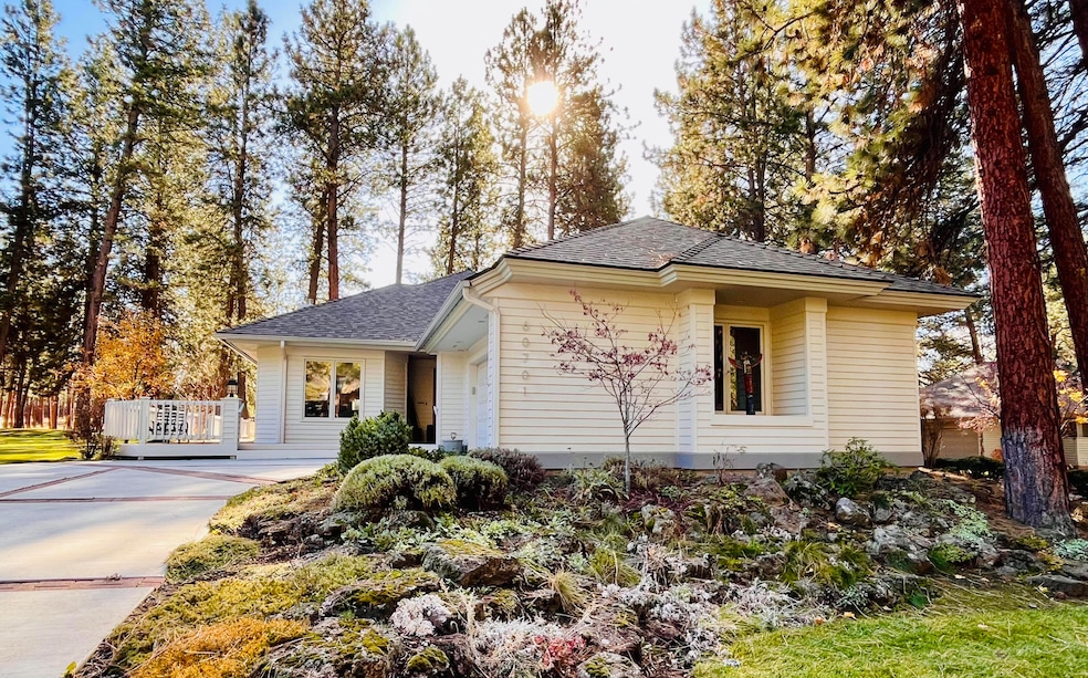 60701 Willow Creek Loop, Bend, OR 97702 - photo 1