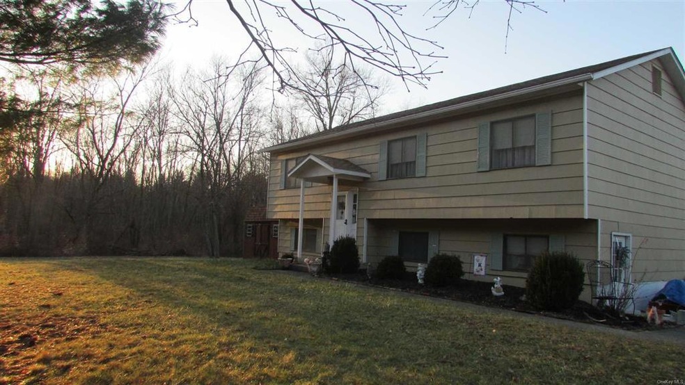 90 Scott Dr, Wappingers Falls, NY 12590 - photo 1