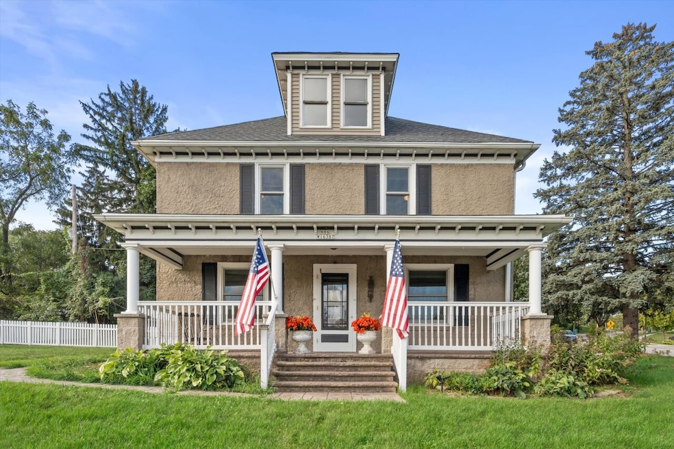 N86W16387 Appleton Ave, Menomonee Falls, WI 53051 - photo 1