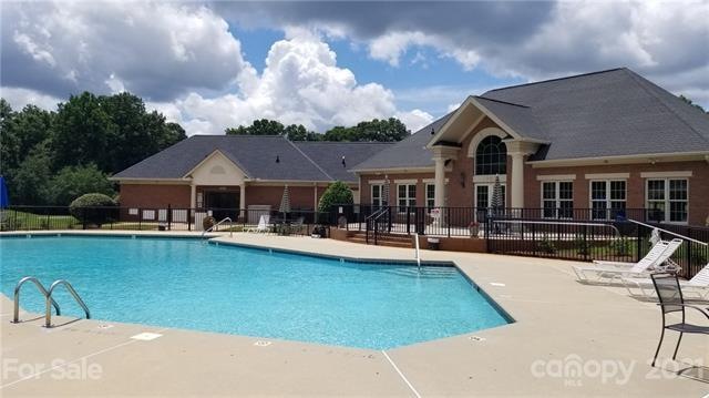 Welcome to Forest Glen! Amenities Include Club Hou