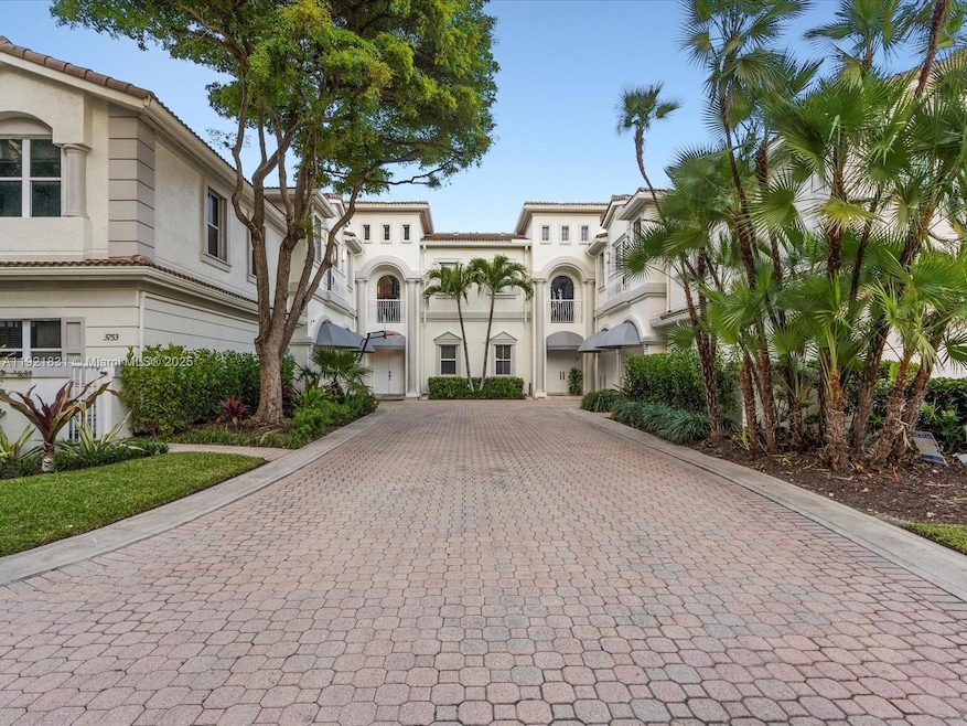 3753 NE 214th St unit 42, Miami, FL 33180 - photo 1