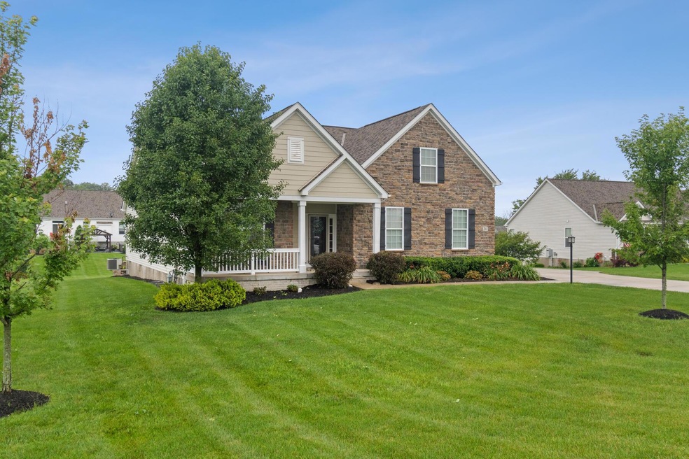 2-web-or-mls-261 Three Rails Ct-102