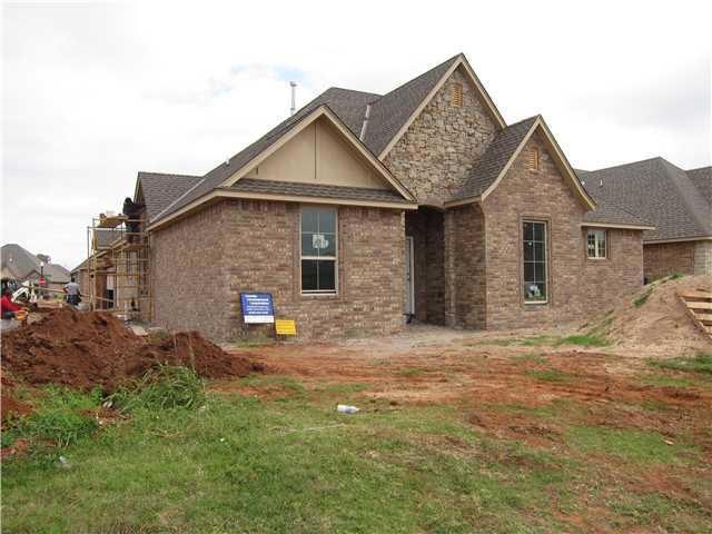 929 NW 195th Terrace, Edmond, OK 73012 - photo 1