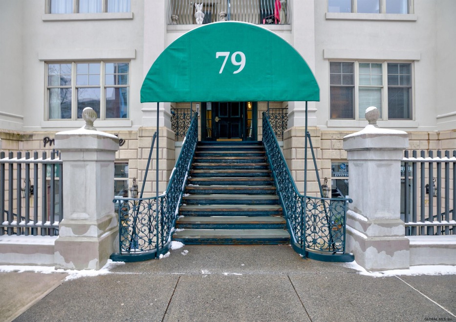 79 Railroad Place unit 203, Saratoga Springs, NY 12866 - photo 1