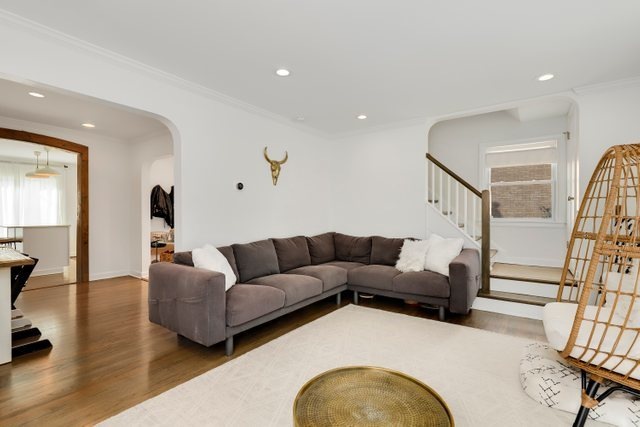 557 E Thacker St, Des Plaines, IL 60016 - photo 1