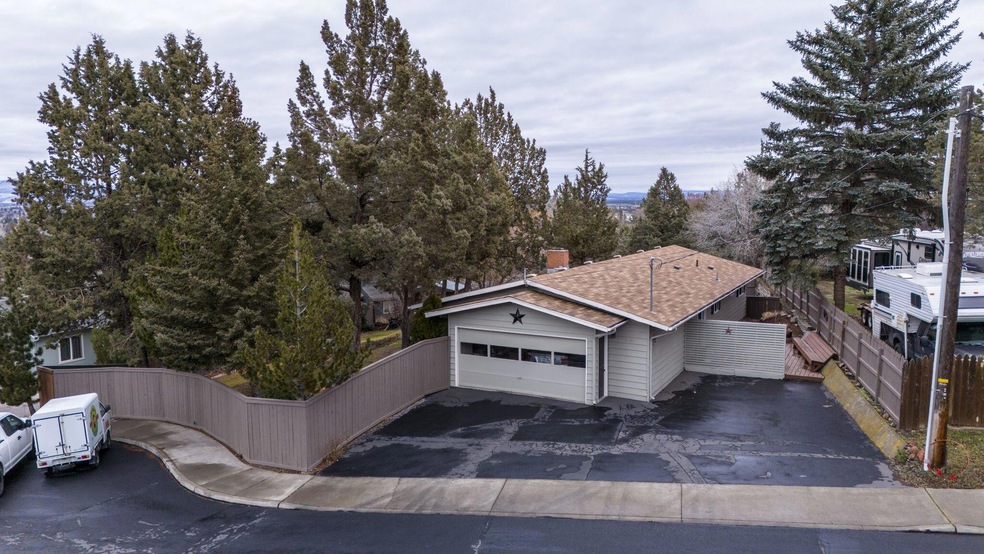 21-web-or-mls-3060 SW 35th Ct, Redmond-2